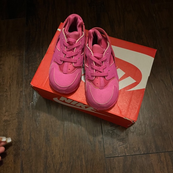 Pink Nike huaraches - Picture 4 of 4
